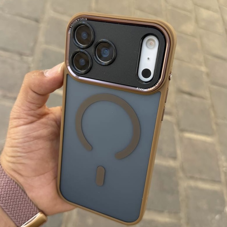 قاب گوشی مدل pixels case (قهوه ای )  c4679 (T)