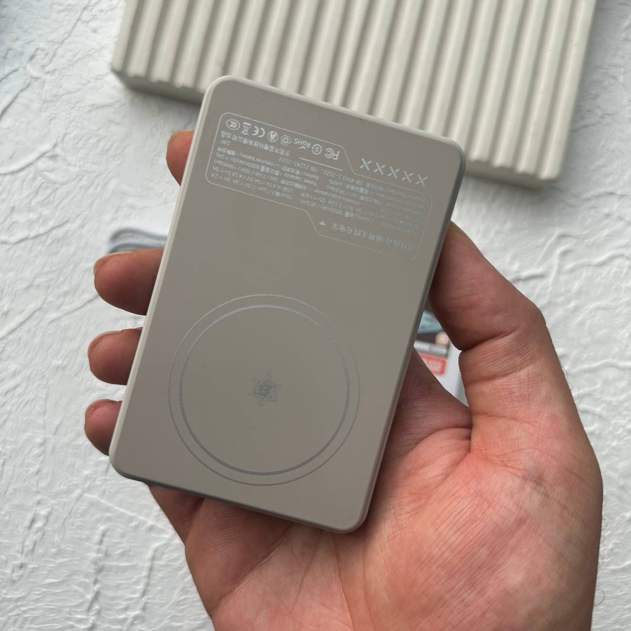پاور بانک بلو مغناطیسی Blueo APE Legend Magnetic Wireless Power Bank 10000Mah (G)