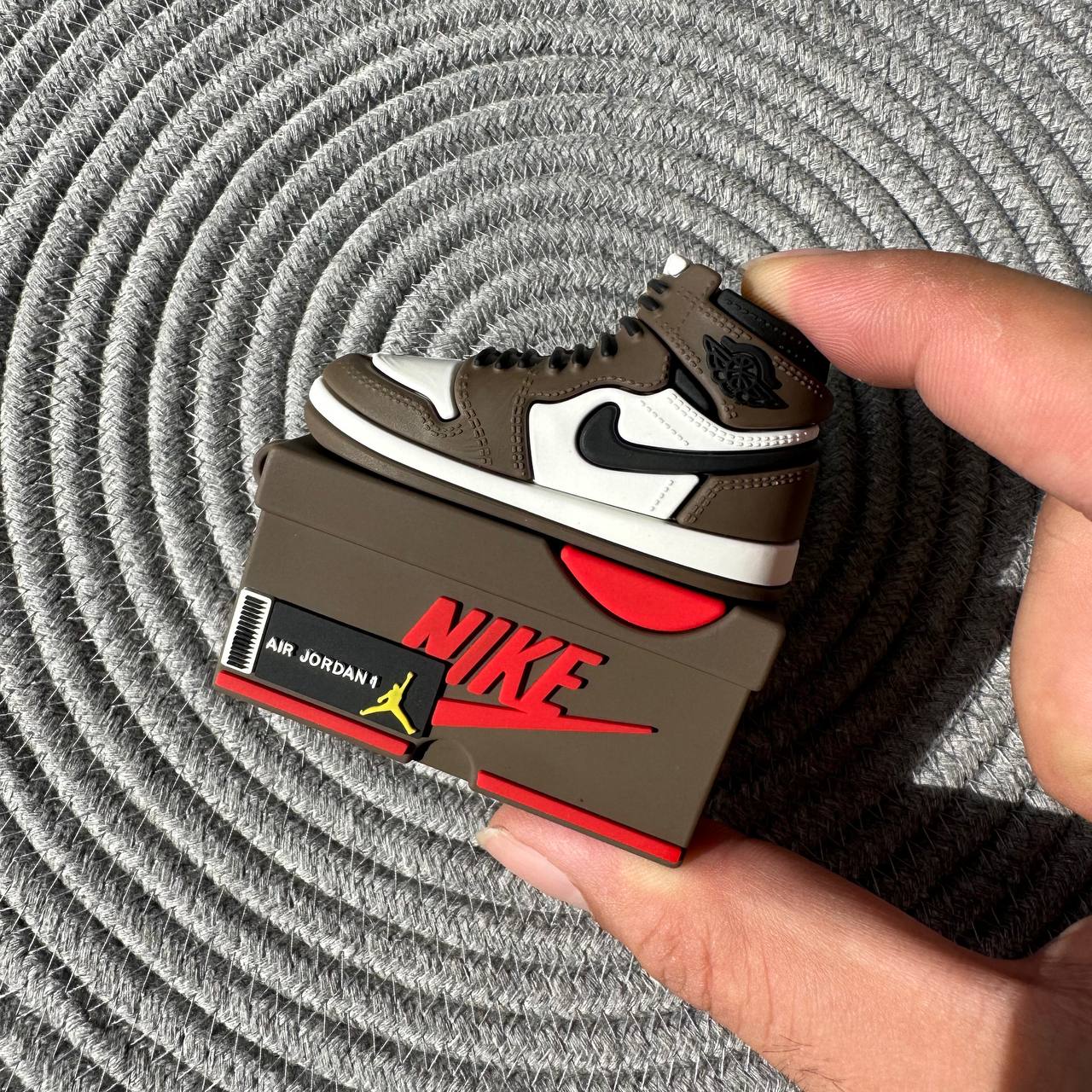 کاور ایرپاد کفش جردن کد 1 به همراه آویز Jordan Shoes (G)
