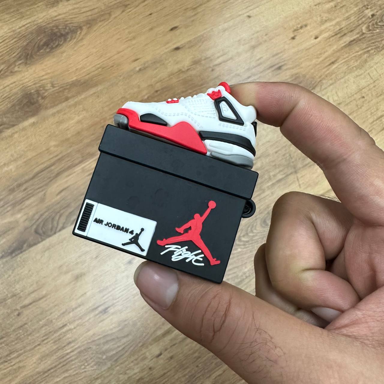 کاور ایرپاد کفش جردن کد 7 به همراه آویز Jordan Shoes (G)