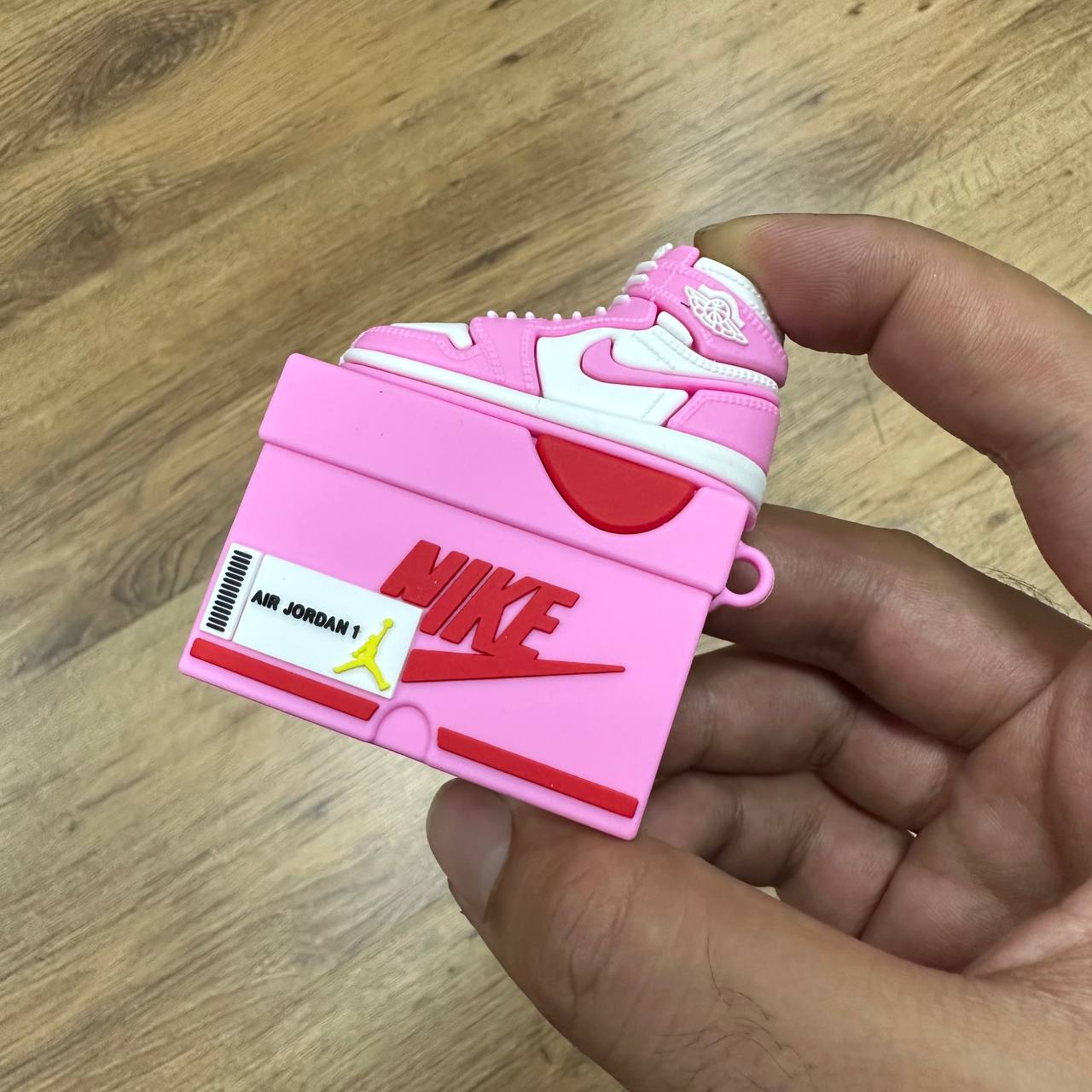 کاور ایرپاد کفش جردن کد 10 به همراه آویز Jordan Shoes (G)
