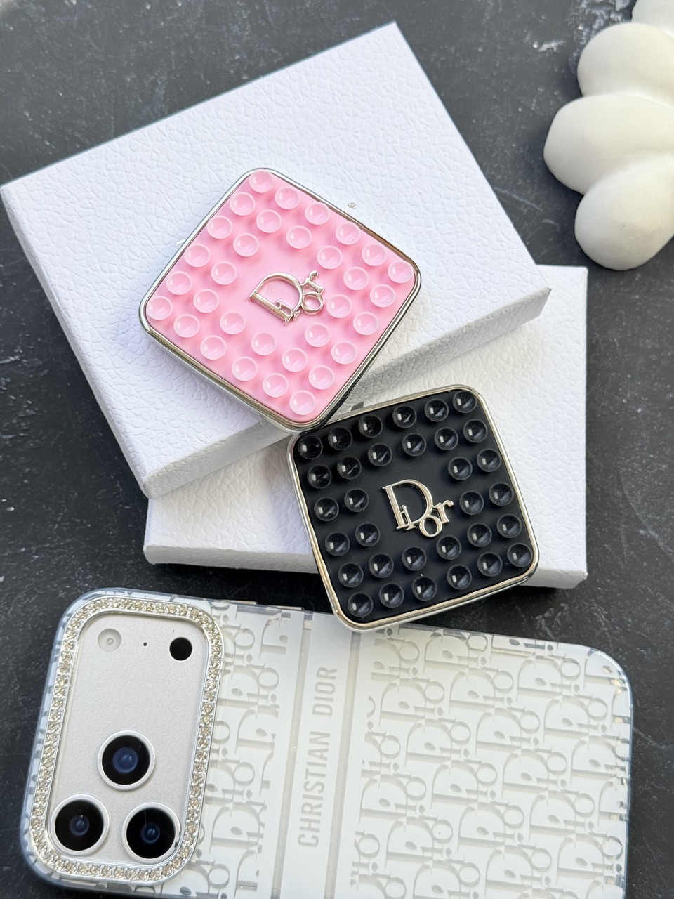 قاب گوشی مدل چسبونکی دیور Dior Octobuddy Mobile Phone همراه با پک (کدa0331) (M)