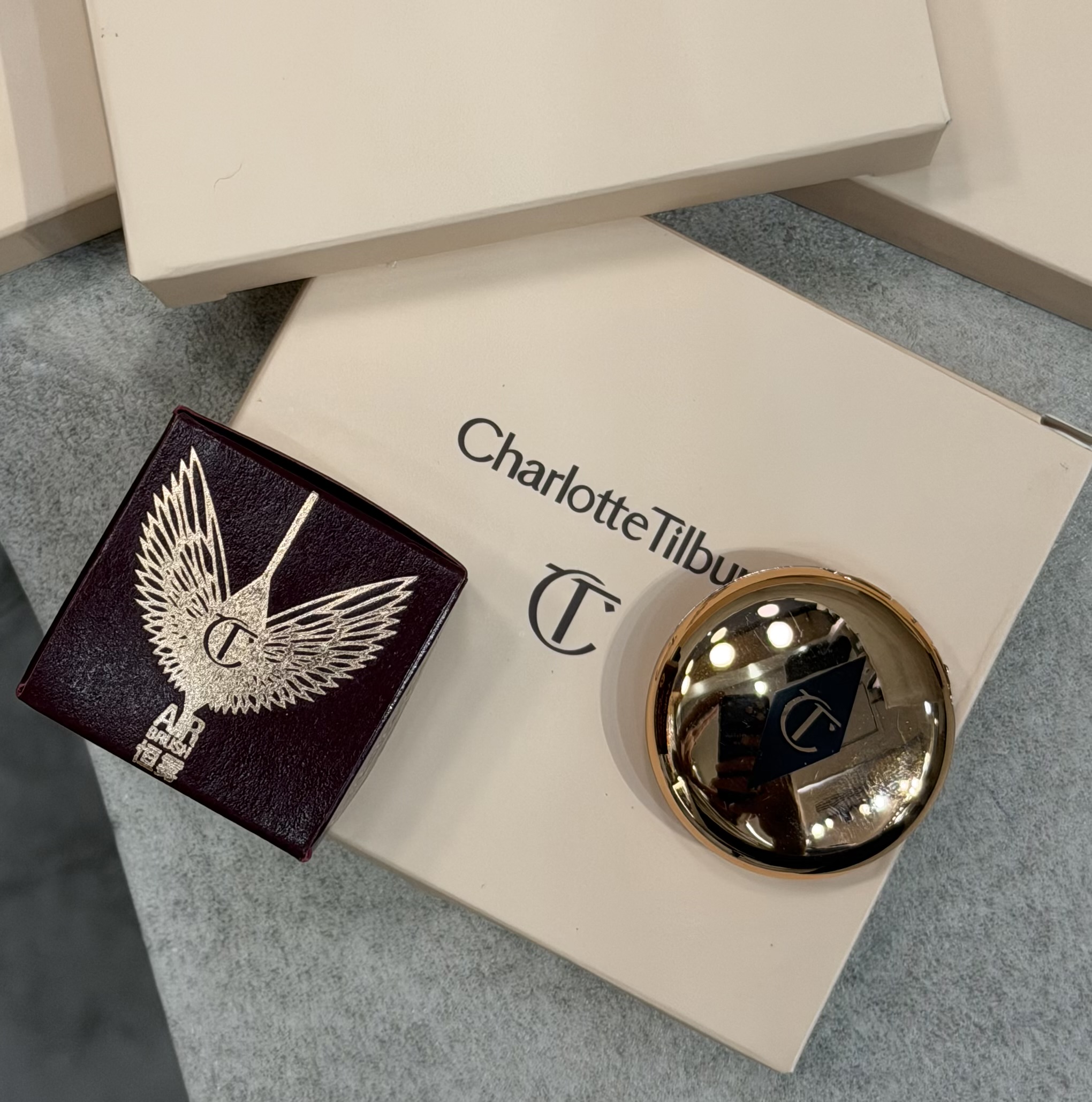 پاپ سوکت charlotte tilbury کد cp200 (T)